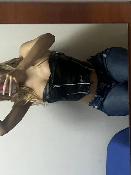 Escort Abril jovencita de 19 años nueva en tu cuidad. Bilbao